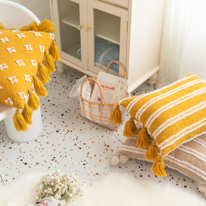 91家纺网 家纺一手货源 找家纺 （总）918拾朵家居新款流苏款索菲亚剪花抱枕