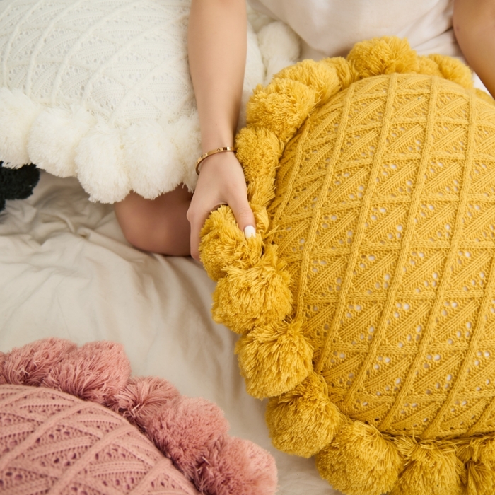 91家纺网 家纺一手货源 找家纺 （总）918拾朵家居 2021新款向阳花针织蒲团抱枕