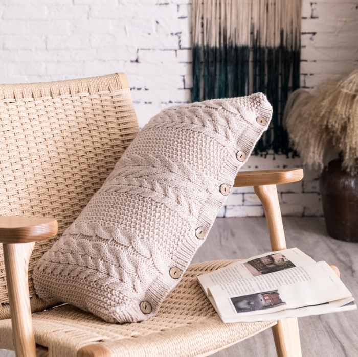 91家纺网 家纺一手货源 找家纺 918拾朵家居 2021新款粗针麻花长腰枕 米白