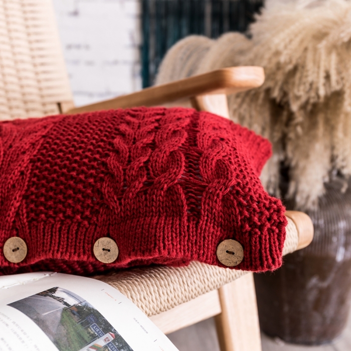 91家纺网 家纺一手货源 找家纺 918拾朵家居 2021新款粗针麻花长腰枕 酒红