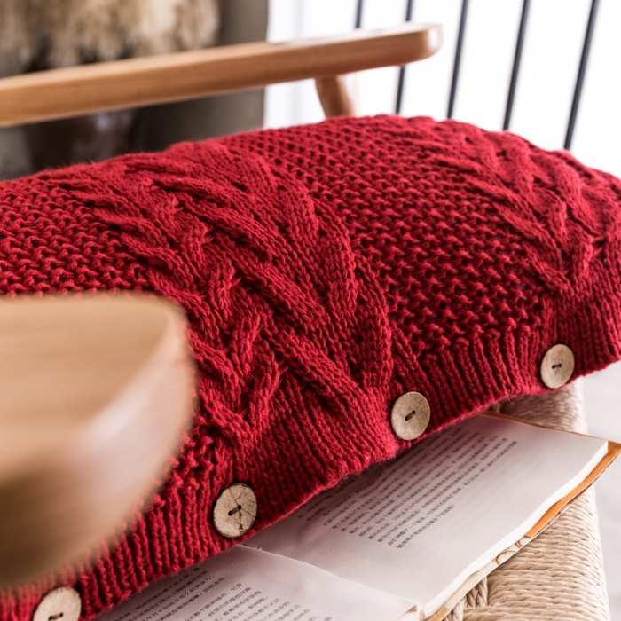 91家纺网 家纺一手货源 找家纺 918拾朵家居 2021新款粗针麻花长腰枕 酒红