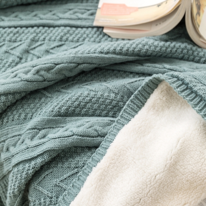 91家纺网 家纺一手货源 找家纺 918拾朵家居 2021新款公主风加绒毯 复古绿