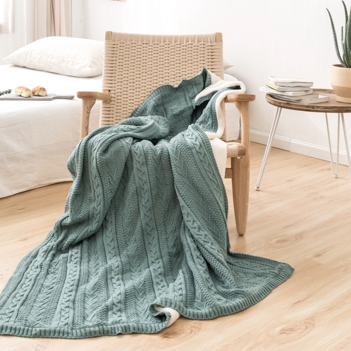 91家纺网 家纺一手货源 找家纺 918拾朵家居 2021新款公主风加绒毯 复古绿