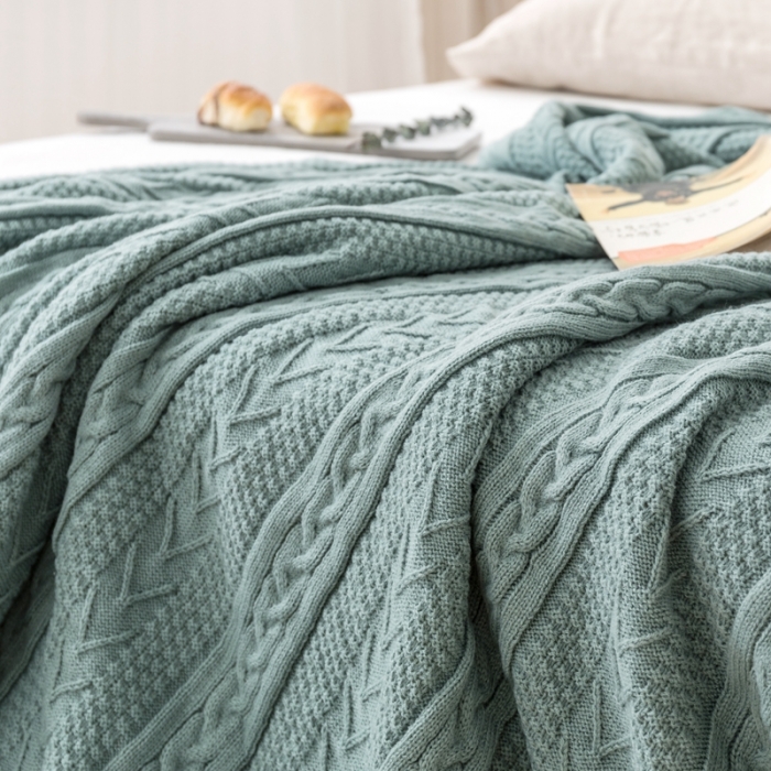 91家纺网 家纺一手货源 找家纺 918拾朵家居 2021新款公主风加绒毯 复古绿