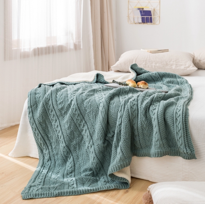 91家纺网 家纺一手货源 找家纺 918拾朵家居 2021新款公主风加绒毯 复古绿