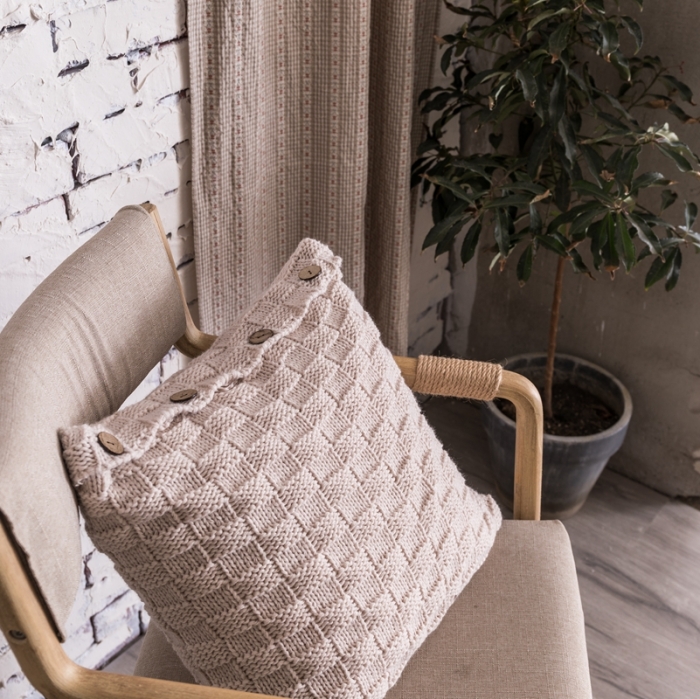 91家纺网 家纺一手货源 找家纺 918拾朵家居 2021新款立体方格抱枕 米色