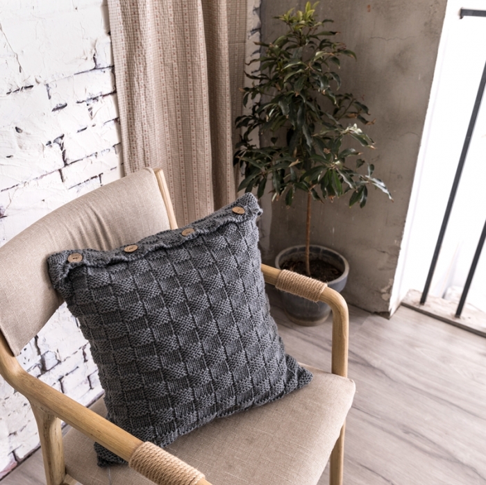 91家纺网 家纺一手货源 找家纺 918拾朵家居 2021新款立体方格抱枕 灰色