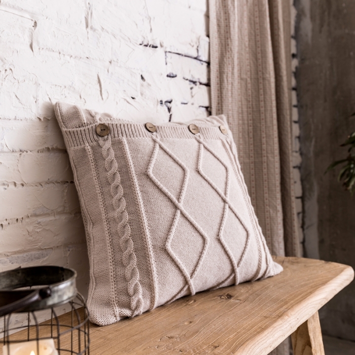 91家纺网 家纺一手货源 找家纺 918拾朵家居2021新款菱格麻花抱枕 米白