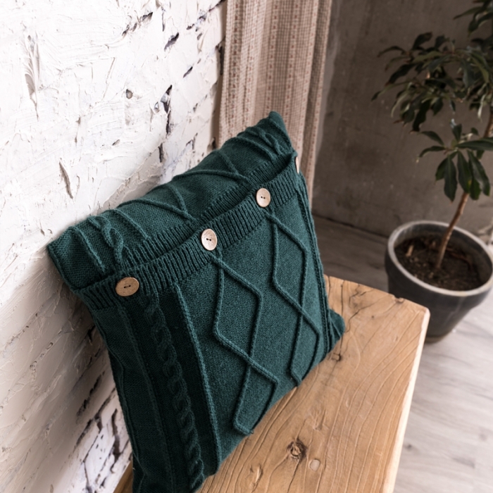 91家纺网 家纺一手货源 找家纺 918拾朵家居2021新款菱格麻花抱枕 墨绿