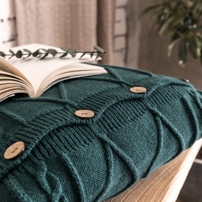 91家纺网 家纺一手货源 找家纺 918拾朵家居2021新款菱格麻花抱枕 墨绿