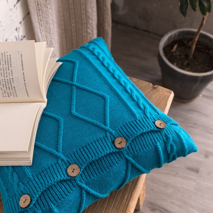 91家纺网 家纺一手货源 找家纺 918拾朵家居2021新款菱格麻花抱枕 湖水蓝