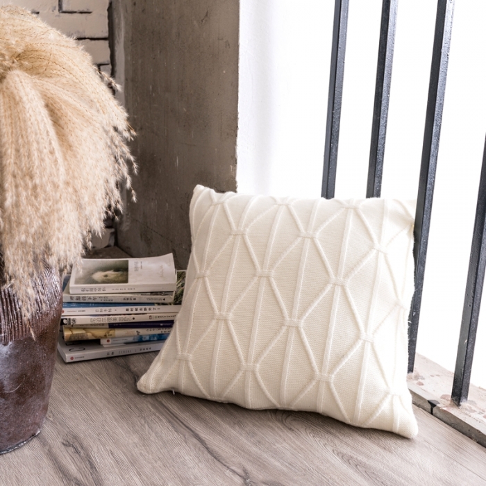 91家纺网 家纺一手货源 找家纺 918拾朵家居 2021新款米字结抱枕 白色