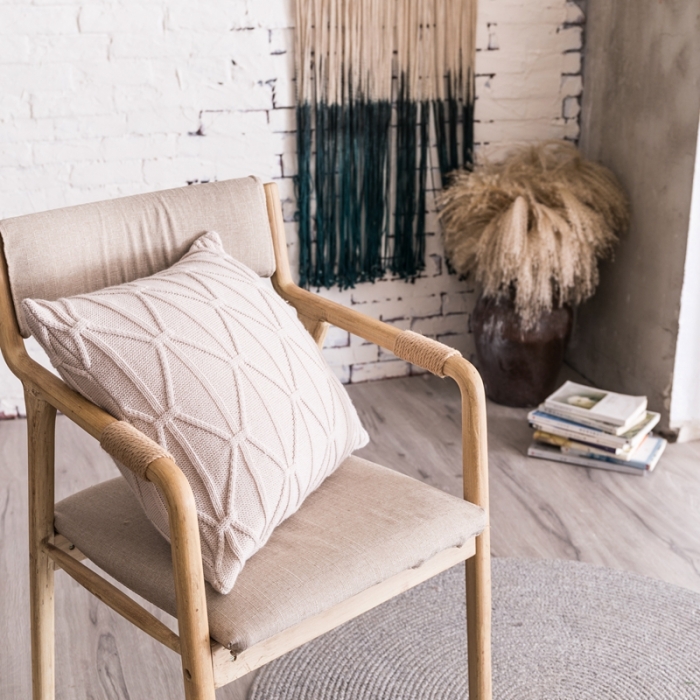 91家纺网 家纺一手货源 找家纺 918拾朵家居 2021新款米字结抱枕 米色