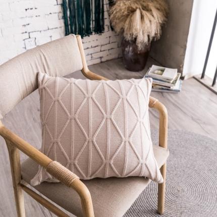 918拾朵家居 2021新款米字结抱枕 米色