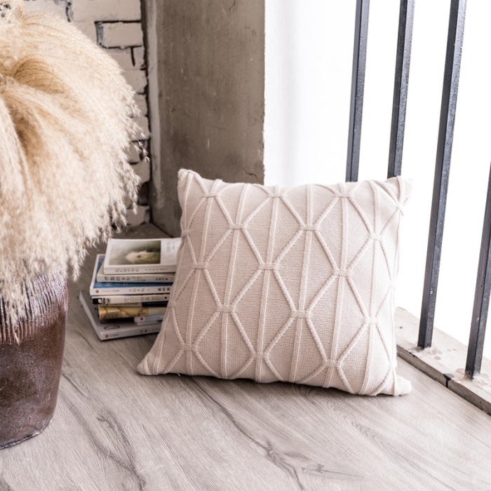 91家纺网 家纺一手货源 找家纺 918拾朵家居 2021新款米字结抱枕 米色
