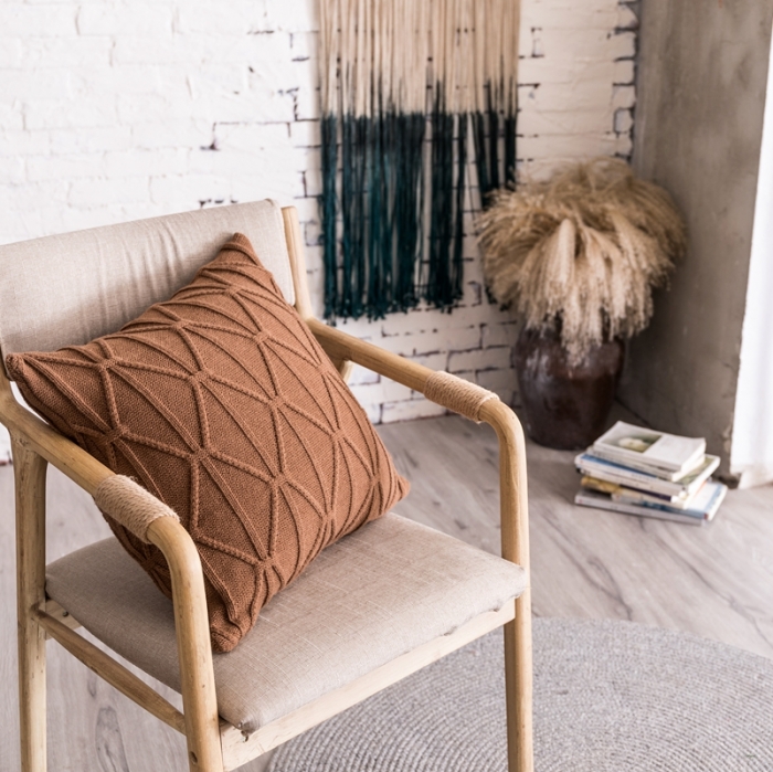 91家纺网 家纺一手货源 找家纺 918拾朵家居 2021新款米字结抱枕 浅咖