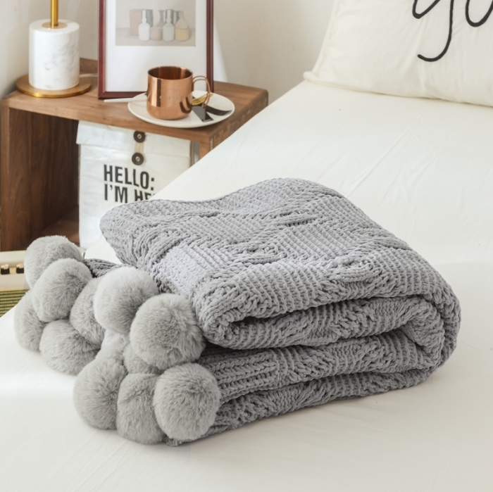 91家纺网 家纺一手货源 找家纺 （总）918拾朵家居 2021新款雪尼尔球球毯