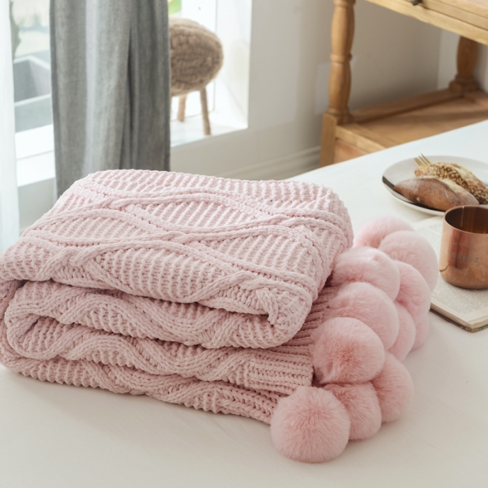 91家纺网 家纺一手货源 找家纺 918拾朵家居 2021新款雪尼尔球球毯 粉色