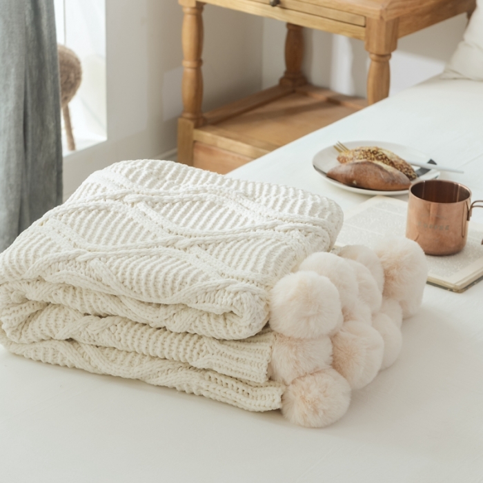 91家纺网 家纺一手货源 找家纺 918拾朵家居 2021新款雪尼尔球球毯 米色