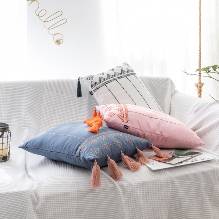 91家纺网 家纺一手货源 找家纺 （总）918拾朵家居 新款刺绣流苏抱枕伊丽娅