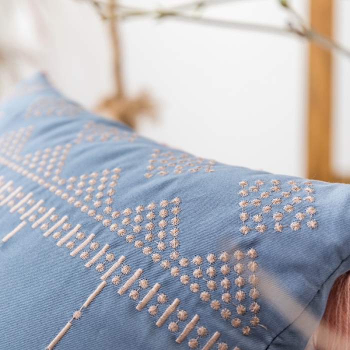 91家纺网 家纺一手货源 找家纺 （总）918拾朵家居 新款刺绣流苏抱枕伊丽娅