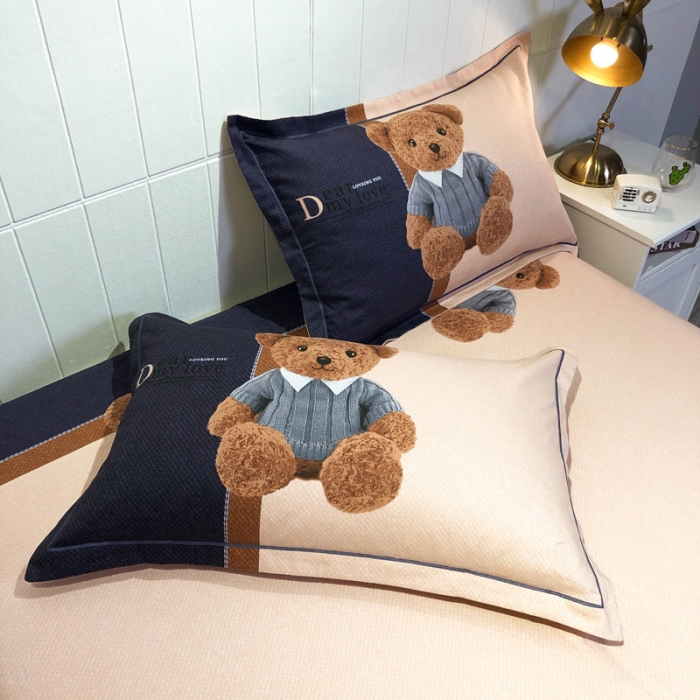 91家纺网 家纺一手货源 找家纺 金爱家 2021新款大版磨毛卡通系列四件套 可爱熊