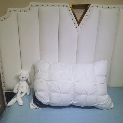 91家纺网 家纺一手货源 找家纺 （总）煌朝家纺 2021新款纽花枕芯面包枕头扭花枕芯纽花枕头