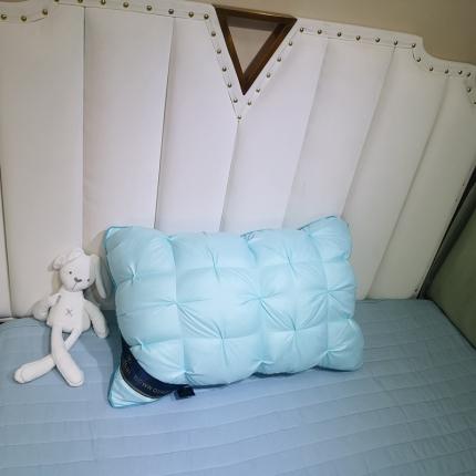 91家纺网 家纺一手货源 找家纺 （总）煌朝家纺 2021新款纽花枕芯面包枕头扭花枕芯纽花枕头