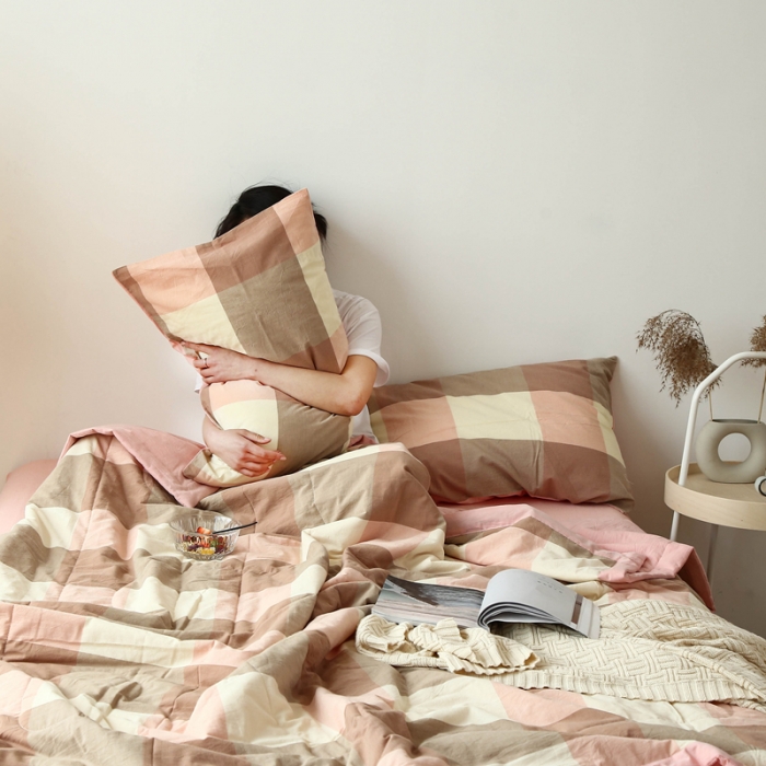 91家纺网 家纺一手货源 找家纺 安莱生活 2021新款夏被系列 粉大格