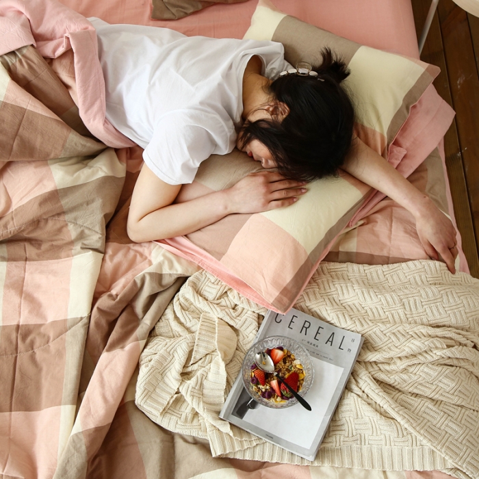 91家纺网 家纺一手货源 找家纺 安莱生活 2021新款夏被系列 粉大格