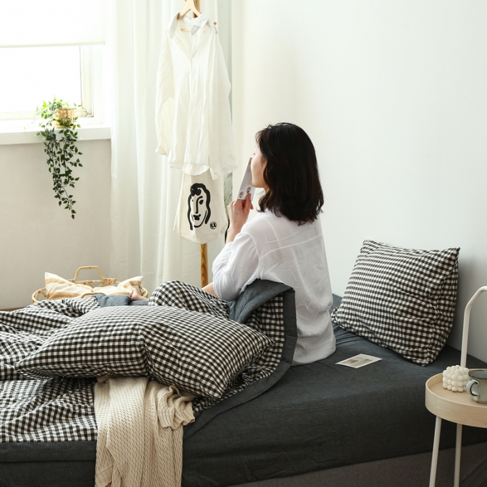 91家纺网 家纺一手货源 找家纺 安莱生活 2021新款夏被系列 黑小格