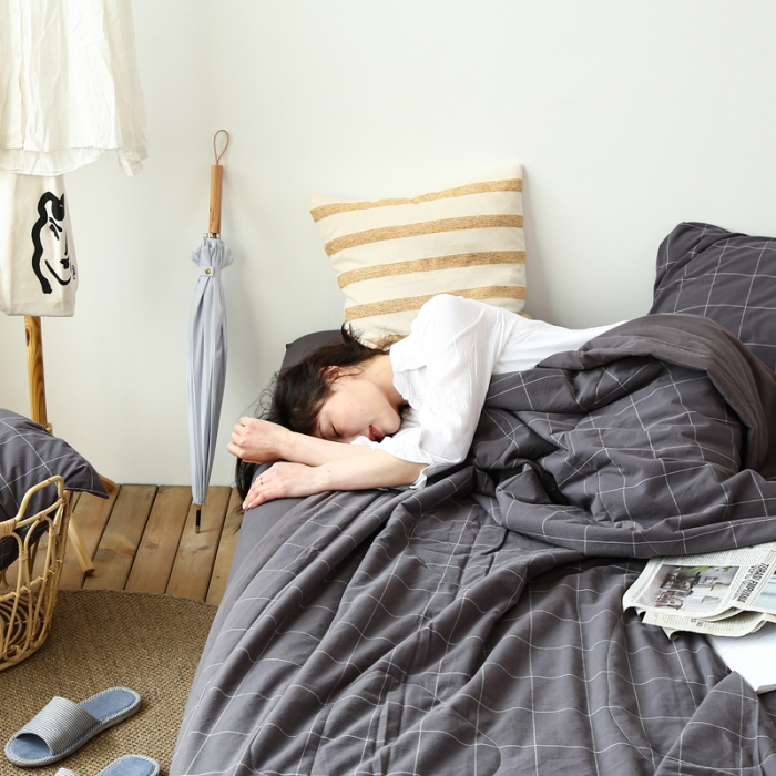 91家纺网 家纺一手货源 找家纺 安莱生活 2021新款夏被系列 灰白中格