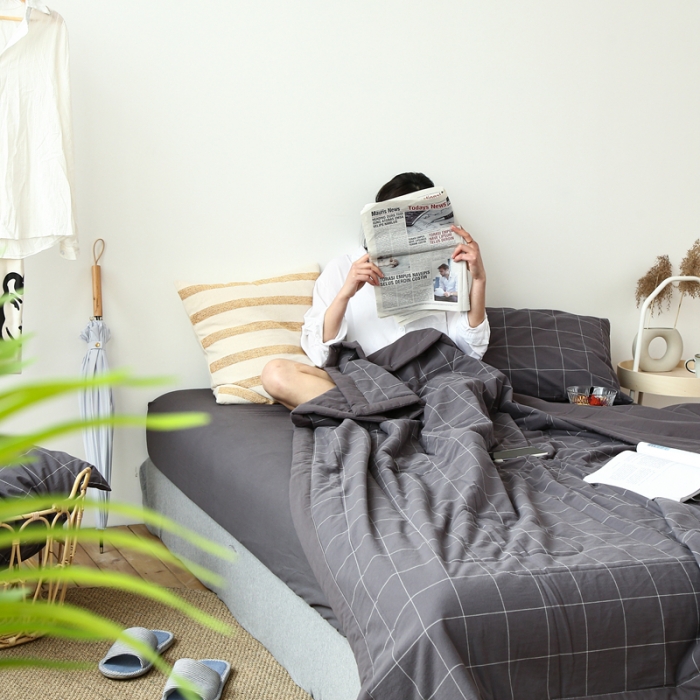 91家纺网 家纺一手货源 找家纺 安莱生活 2021新款夏被系列 灰白中格