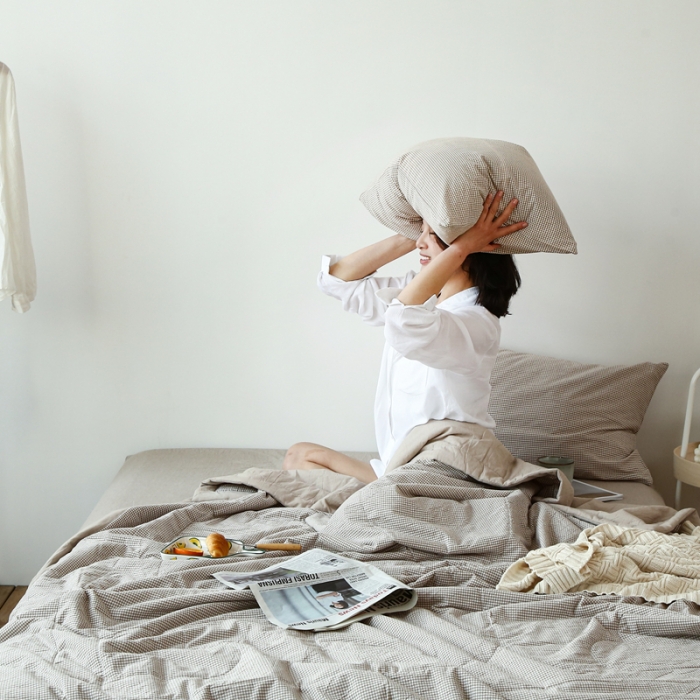 91家纺网 家纺一手货源 找家纺 安莱生活 2021新款夏被系列 卡其微小格