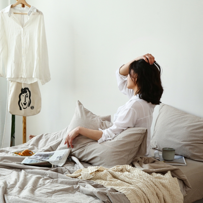 91家纺网 家纺一手货源 找家纺 安莱生活 2021新款夏被系列 卡其微小格