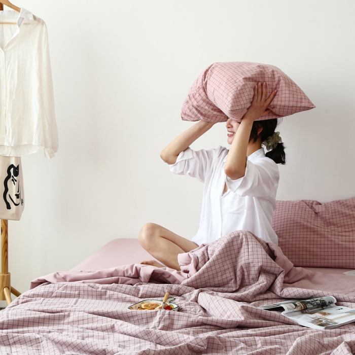 91家纺网 家纺一手货源 找家纺 安莱生活 2021新款夏被系列 藕粉小格