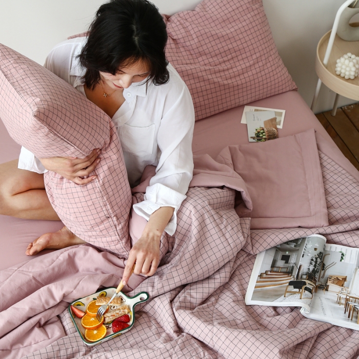 91家纺网 家纺一手货源 找家纺 安莱生活 2021新款夏被系列 藕粉小格