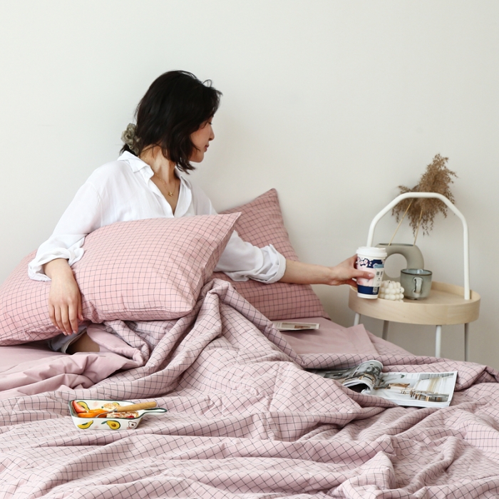 91家纺网 家纺一手货源 找家纺 安莱生活 2021新款夏被系列 藕粉小格