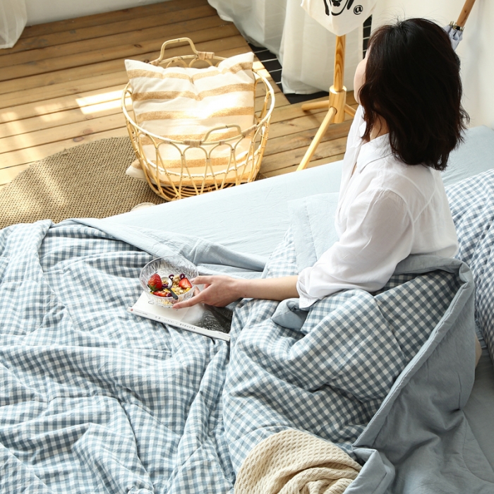 91家纺网 家纺一手货源 找家纺 安莱生活 2021新款夏被系列 浅蓝小格