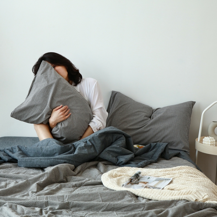 91家纺网 家纺一手货源 找家纺 安莱生活 2021新款夏被系列 深灰微小格