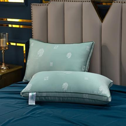 91家纺网 家纺一手货源 找家纺 萌番宝 2021新款洋甘菊助眠美肤立体枕芯48*74cm 绿