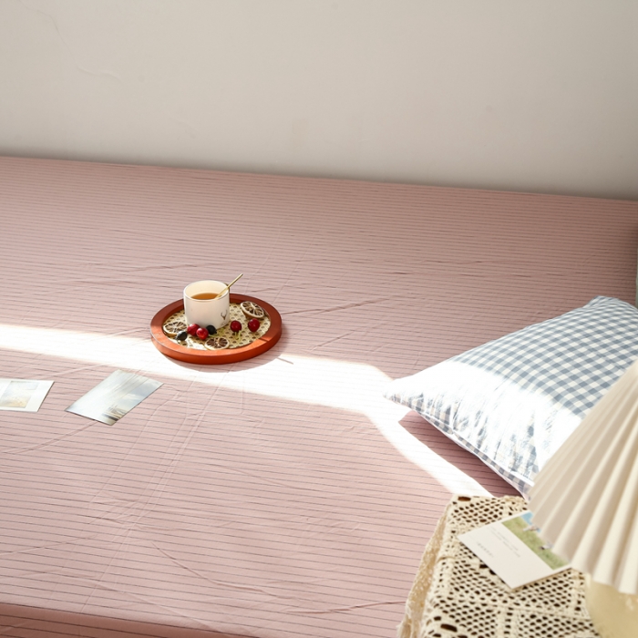 91家纺网 家纺一手货源 找家纺 安莱生活 2021新款色织全棉水洗棉单床笠 藕粉细条