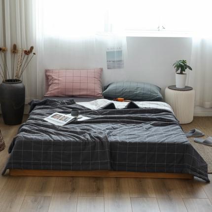 91家纺网 家纺一手货源 找家纺 安莱生活 2021新款双拼小格细条中格夏被 灰中格+白中格