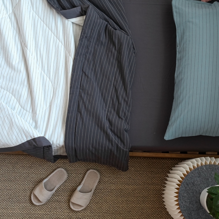 91家纺网 家纺一手货源 找家纺 （总）安莱生活 2021新款双拼小格细条中格夏被