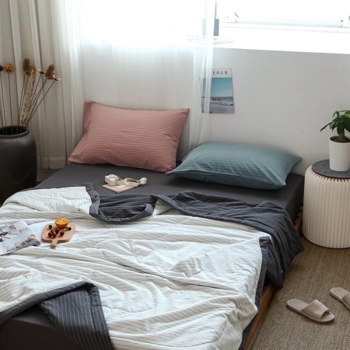 91家纺网 家纺一手货源 找家纺 （总）安莱生活 2021新款双拼小格细条中格夏被