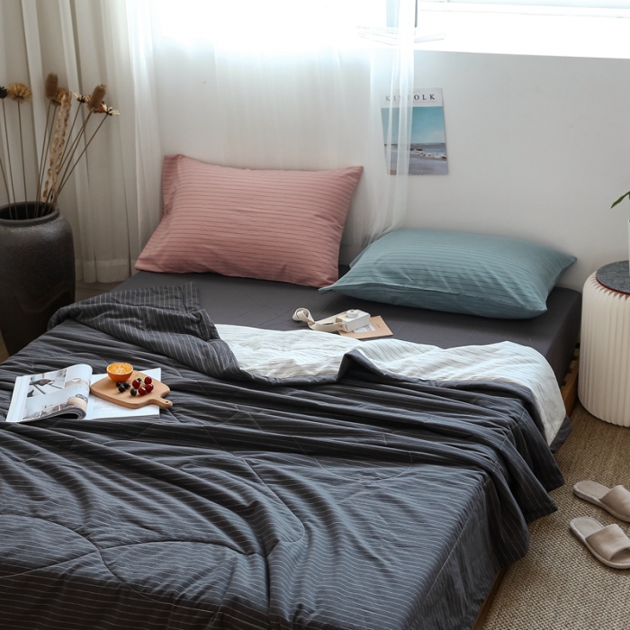 91家纺网 家纺一手货源 找家纺 （总）安莱生活 2021新款双拼小格细条中格夏被