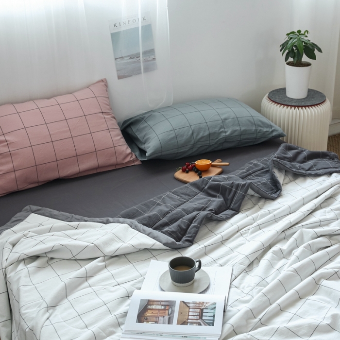 91家纺网 家纺一手货源 找家纺 安莱生活 2021新款双拼小格细条中格夏被 灰中格+白中格