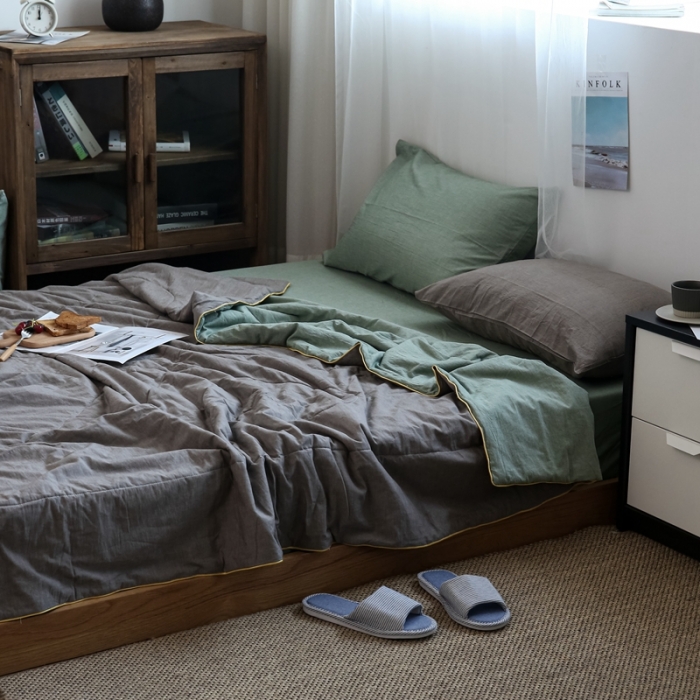 91家纺网 家纺一手货源 找家纺 安莱生活 2021新款全棉水洗棉双拼纯色夏被 草绿+浅灰