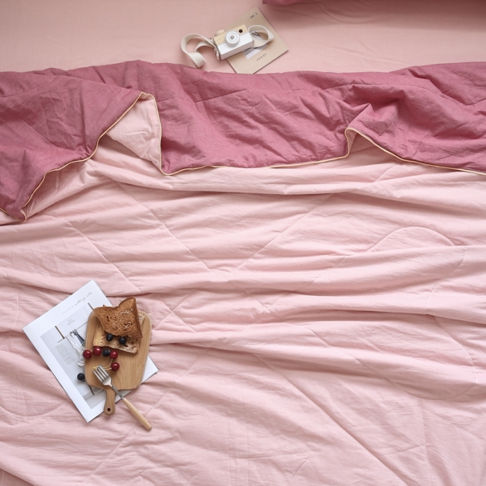 91家纺网 家纺一手货源 找家纺 安莱生活 2021新款全棉水洗棉双拼纯色夏被 大红+纯粉