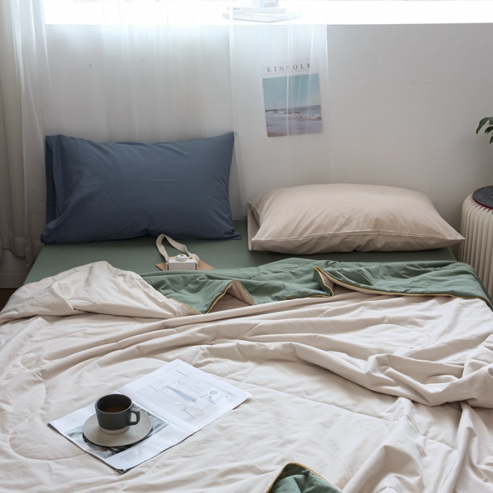 91家纺网 家纺一手货源 找家纺 安莱生活 2021新款全棉水洗棉双拼纯色夏被 抹茶绿+米白